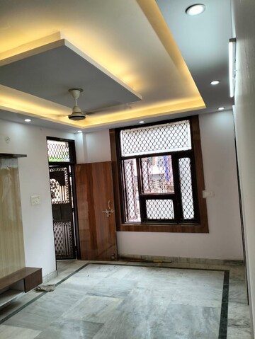 Room in 2 BHK Apartment at Ajnara Le Garden, Sector 16b Greater Noida – for Sale
