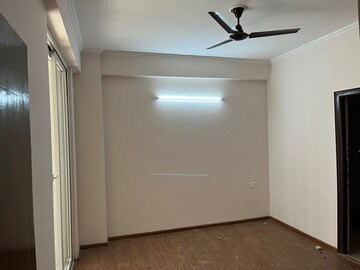 Room in 2 BHK Apartment at Ajnara Le Garden, Sector 16b Greater Noida – for Sale