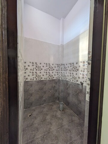 Bathroom in 3 BHK Villa at Jankipuram Extension – for Sale