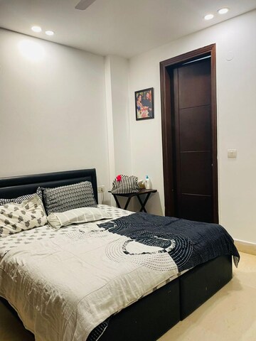 Bedroom in 2 BHK Builder Floor at Safdarjung Development Area – for Sale