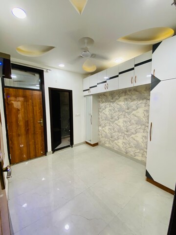 Room in 2 BHK Builder Floor at Dwarka Mor – for Sale