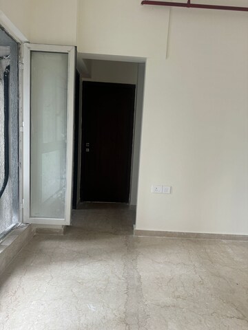 Room in 2.5 BHK Apartment at Evershine Crown, Kandivali East – for Sale