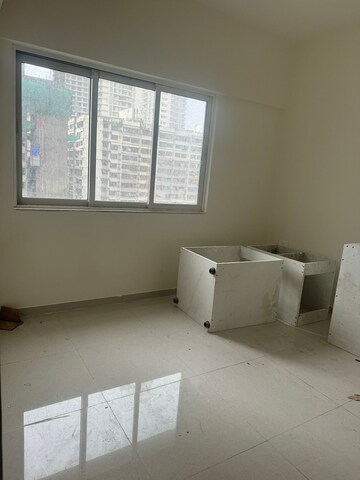 Room in 2.5 BHK Apartment at Evershine Crown, Kandivali East – for Sale
