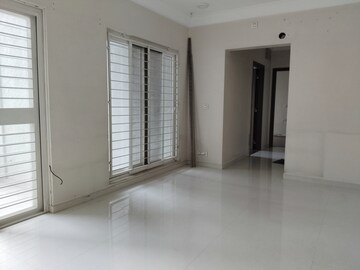 Room in 2 BHK Apartment at Ganga Legend, Bavdhan – for Sale