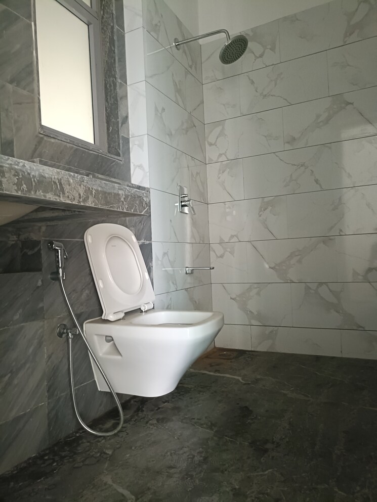 Bathroom, kalpataru-sunrise-grande 3 Bedroom 1055 Sq.Ft. Apartment In Kolshet Road Thane 7357234