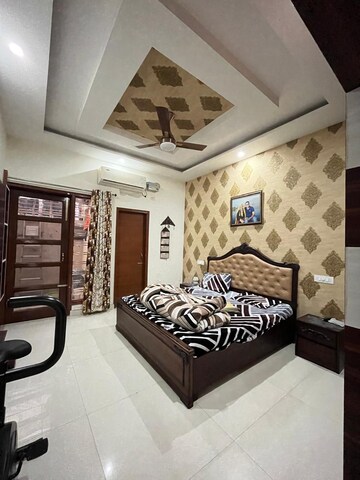 Room in 4 BHK Independent House at Sector 125 – for Sale