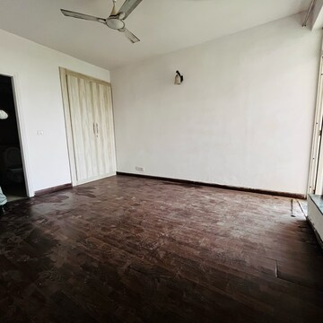 Room in 4 BHK Apartment at BPTP Park Elite Premium, Sector 84 – for Sale