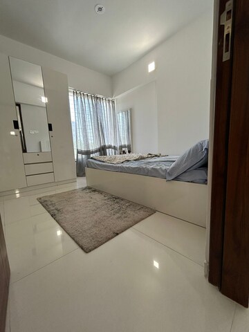 Room in 2 BHK Apartment at Yash Florencia, Kondhwa – for Sale