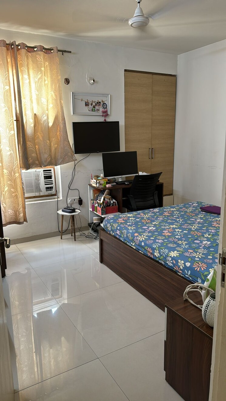 Kitchen, tulip-violet 3 Bedroom 1578 Sq.Ft. Apartment In Sector 69 Gurgaon 7357683