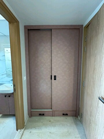 Room in 2 BHK Apartment at M3M Heights, Sector 65 – for Sale