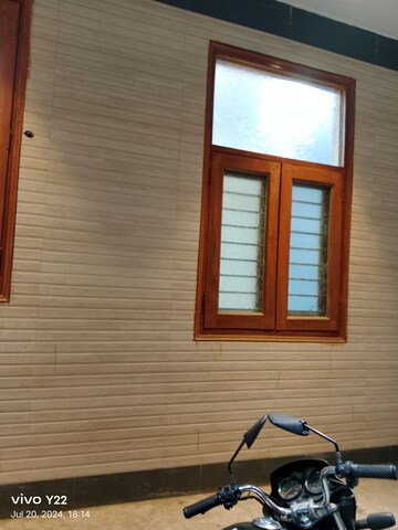 Room in 2 BHK Builder Floor at Laxmi Nagar – for Sale