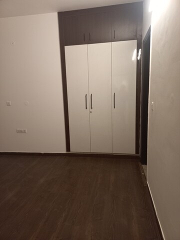 Furnished Amenities in 4 BHK Apartment at Elite Golf Green, Sector 79 – for Sale