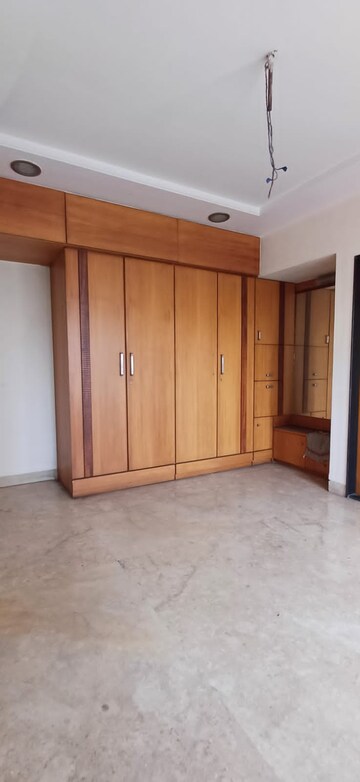 Room in 3 BHK Apartment at Manpada – for Sale