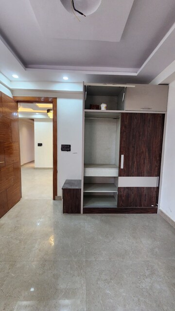Room in 2 BHK Apartment at Sector 73 – for Sale