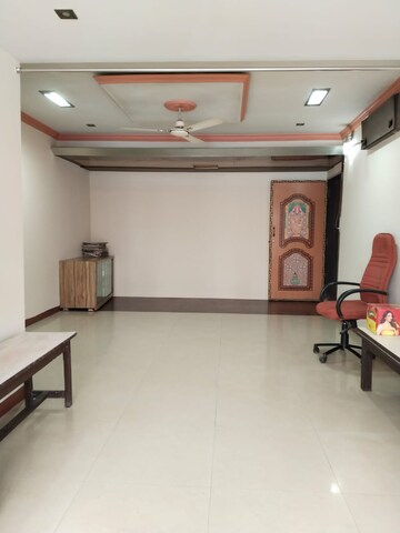 Furnished Amenities in 2 BHK Apartment at Borivali West – for Sale