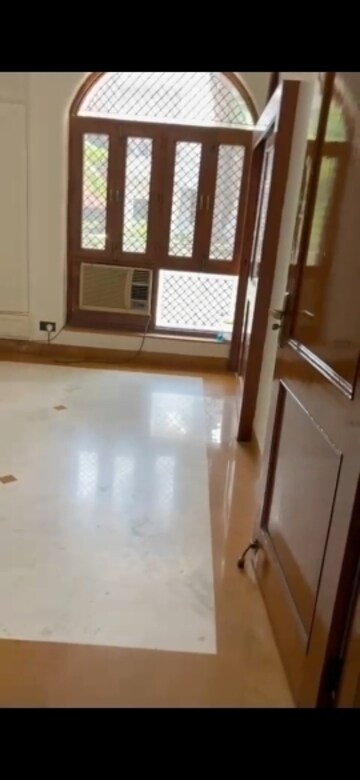 Room in 6+ BHK Villa at Sector 47 – for Sale