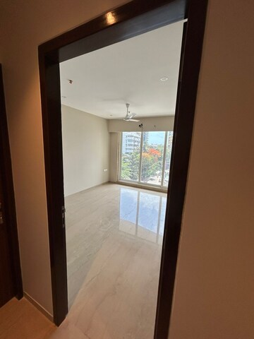 Room in 3 BHK Apartment at Joy Legend, Khar West – for Sale