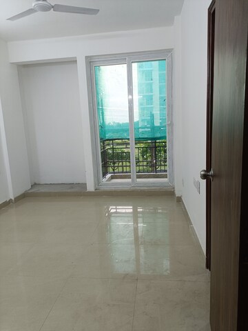 Room in 2 BHK Apartment at MGH Mulberry County, Sector 70 – for Sale