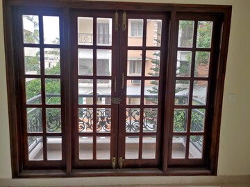 Room in 3 BHK Apartment at Cooke Town – for Sale