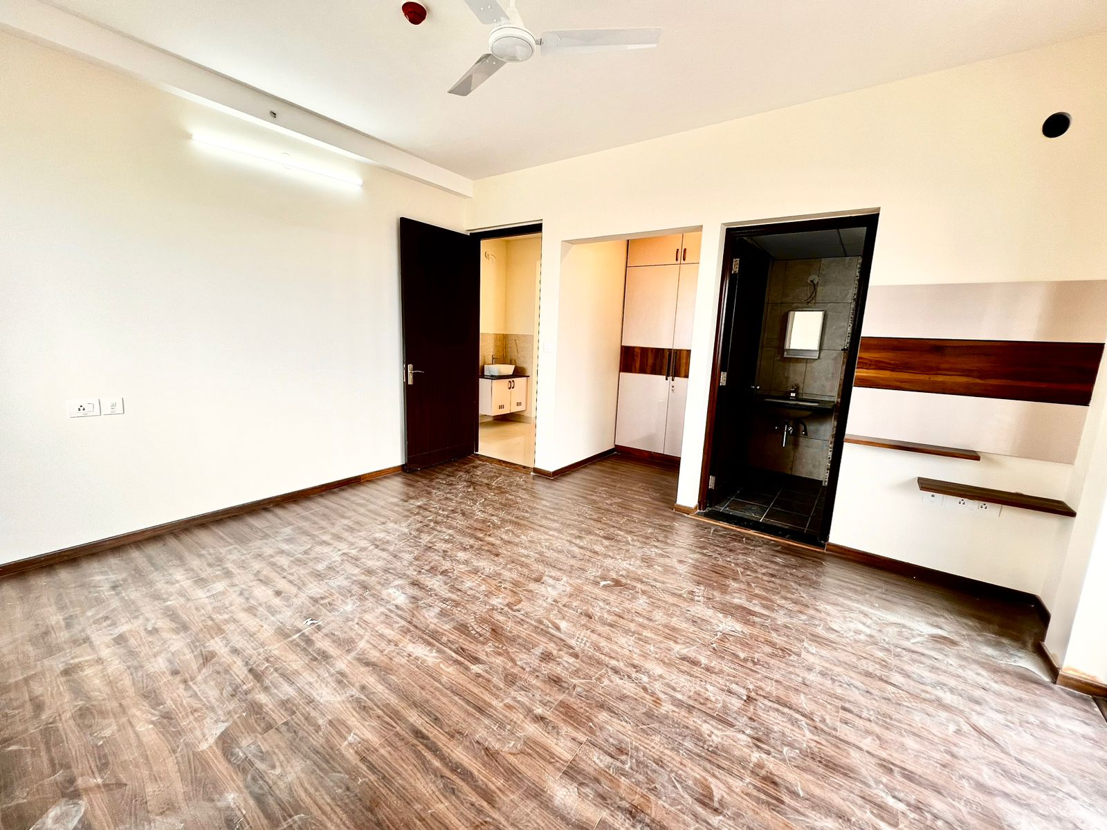 3 BHK Apartment For Rent in Pashmina Waterfront