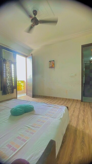 Bedroom in 3 BHK Builder Floor at Palam Vyapar Kendra, Sector 2 – for Sale