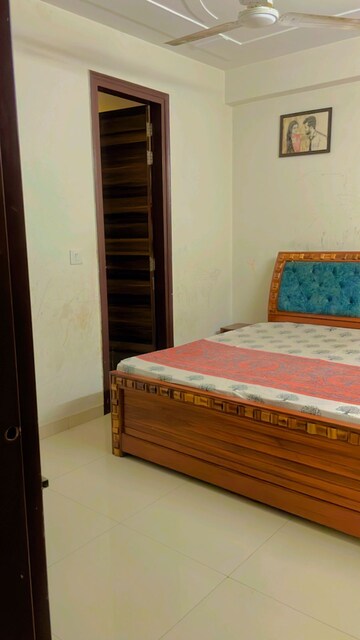 Bedroom in 3 BHK Builder Floor at Palam Vyapar Kendra, Sector 2 – for Sale