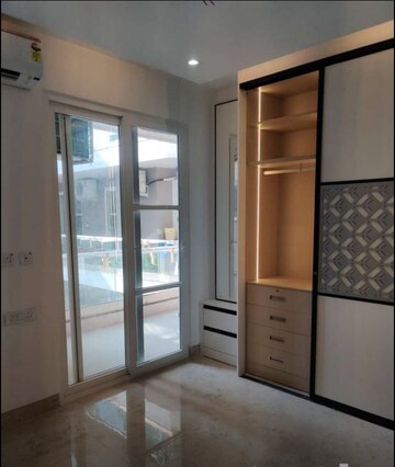 Room in 3 BHK Builder Floor at Sector 40 – for Sale