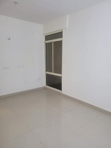Room in 3 BHK Apartment at Conscient Habitat 78, Sector 78 – for Sale
