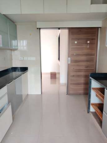 2 BHK Apartment For Rent in Lokhandwala Octacrest Kandivali East Mumbai  7360075