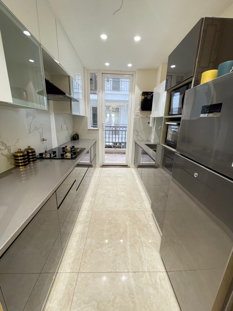 Kitchen, roseate-homes 3 Bedroom 1881 Sq.Ft. Apartment In Ghazipur Zirakpur 7360138