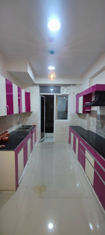 Kitchen in 4 BHK Villa at Panchsheel Villas, Sector 16 Greater Noida – for Sale