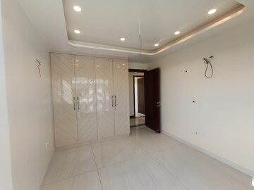 Room in 3 BHK Apartment at Hero Homes Gurgaon, Sector 104 – for Sale