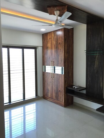 Room in 3 BHK Apartment at Raheja Serenity, Kandivali East – for Sale