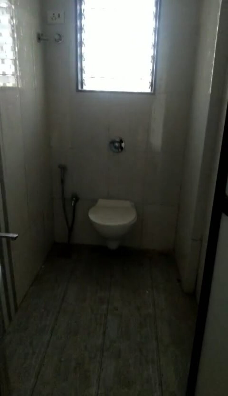 Bathroom, deepak-jyothi-new 1 Bedroom 500 Sq.Ft. Apartment In Parel Mumbai 7361405