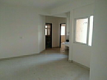 Room in 2.5 BHK Apartment at Signature Global Orchard Avenue, Sector 93 – for Sale