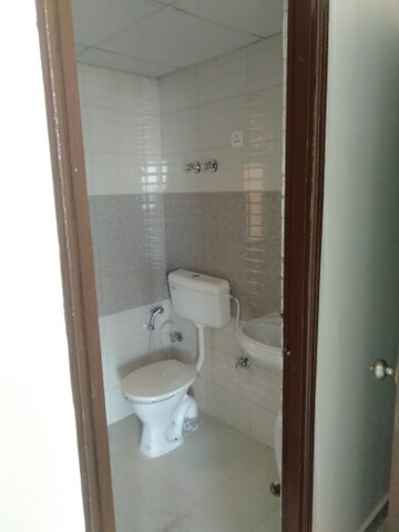 Bathroom in 2.5 BHK Apartment at Signature Global Orchard Avenue, Sector 93 – for Sale