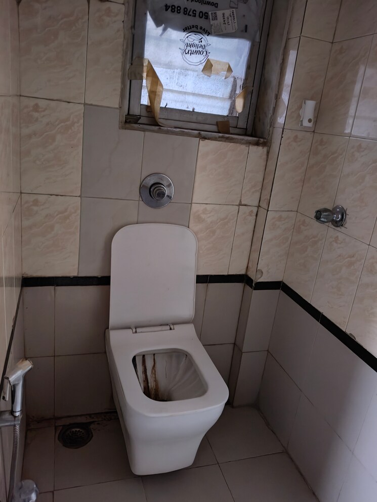 Bathroom, vasant-valley-complex 3 Bedroom 1700 Sq.Ft. Apartment In Malad East Mumbai 7361880