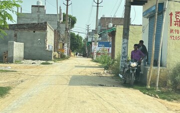 Plot For Sale in Bhopani Village
