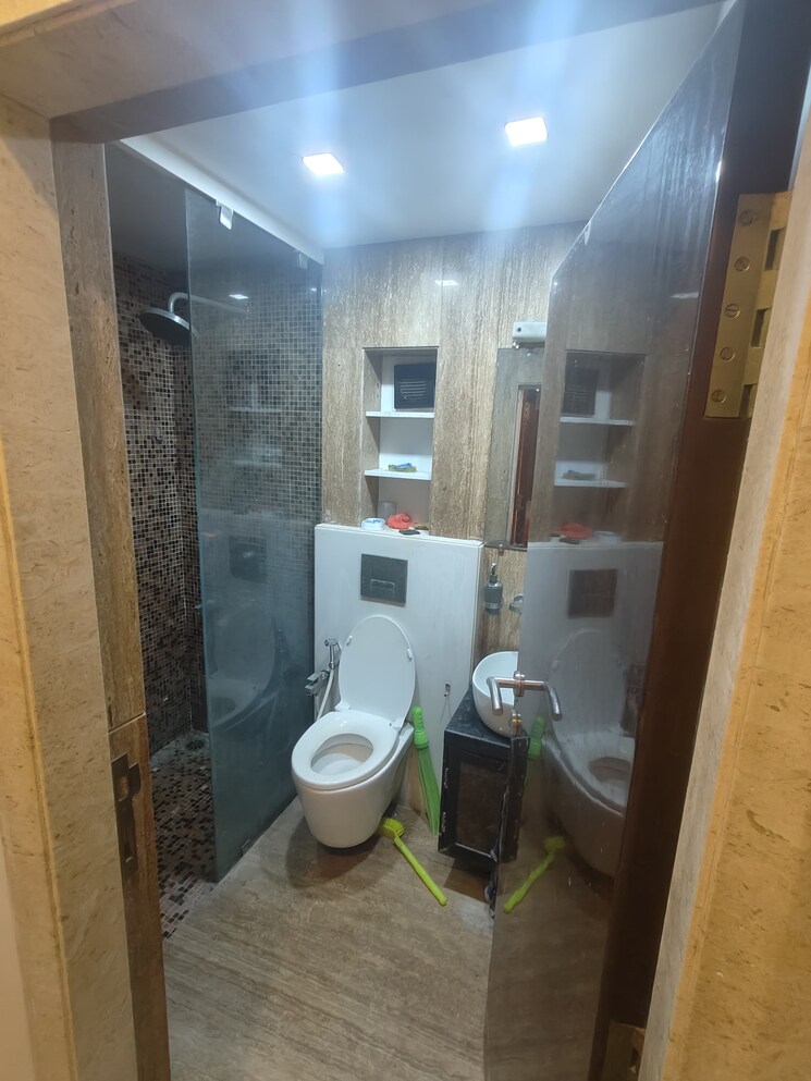 Bathroom, vrindavan-tower-chikoowadi 4 Bedroom 1709 Sq.Ft. Apartment In Chikoowadi Mumbai 7362050