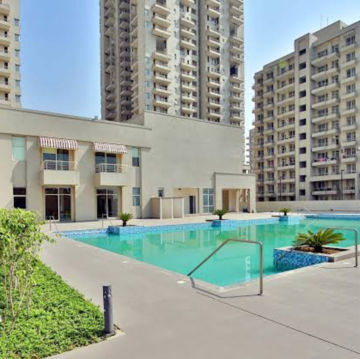 Swimming Pool in 4 BHK Apartment at Indiabulls Centrum Park, Sector 103 – for Sale
