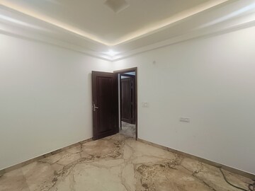 Room in 4 BHK Builder Floor at Green Fields Colony – for Sale