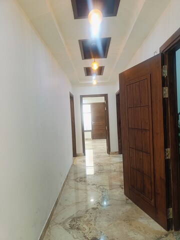 Building Lobby in 4 BHK Builder Floor at Green Fields Colony – for Sale