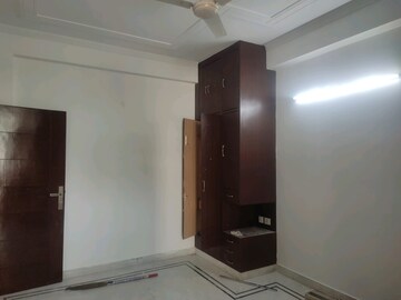 Room in 3 BHK Builder Floor at Palam Vihar Residents Association, Palam Vihar – for Sale