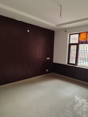 Room in 4 BHK Villa at Shiva Enclave Zirakpur, Patiala Road – for Sale