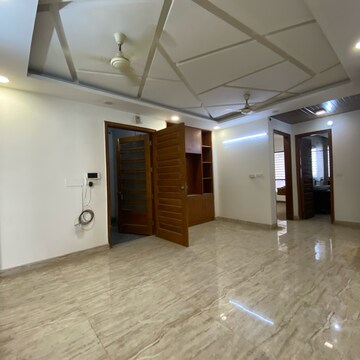 Room in 3 BHK Builder Floor at Sector 85 – for Sale