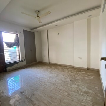 Room in 3 BHK Builder Floor at Sector 85 – for Sale