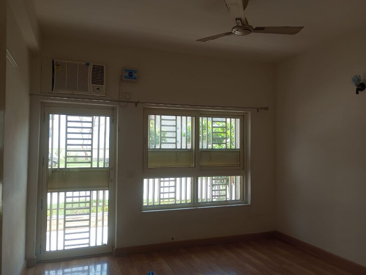 Room, puri-vip-floors 3 Bedroom 2700 Sq.Ft. Apartment In Sector 81 Faridabad 7362385