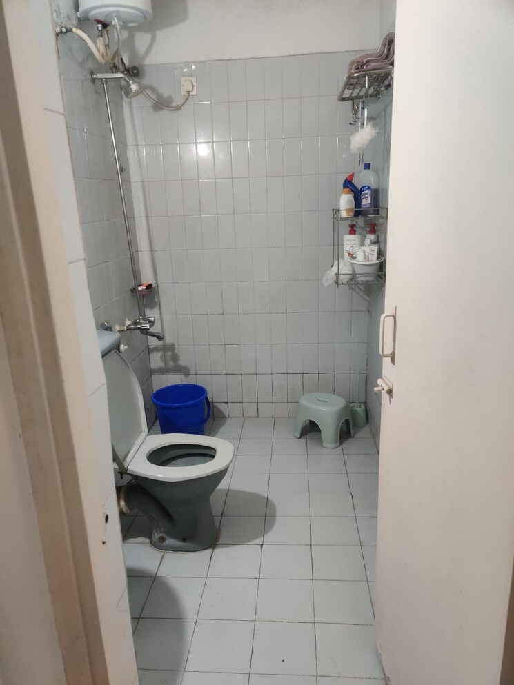 Bathroom, clover-dale 1 Bedroom 520 Sq.Ft. Apartment In Koregaon Park Pune 7362652