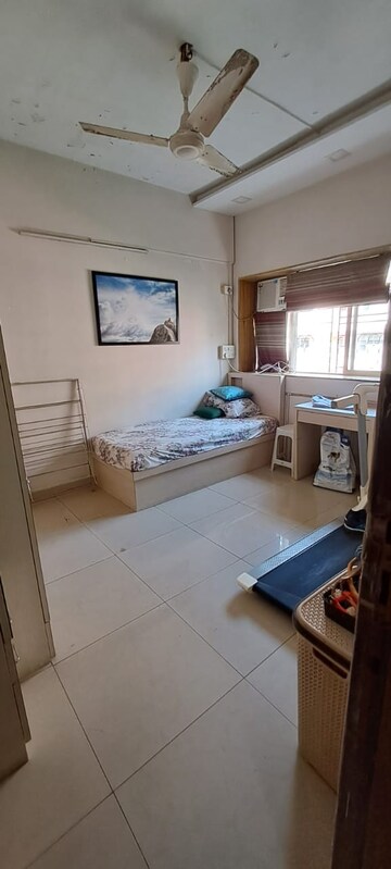 Room in 2 BHK Apartment at Seaside Apartments CHS, Prabhadevi – for Sale