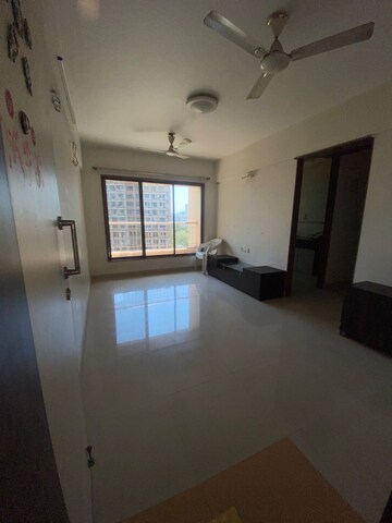 Room in 3 BHK Apartment at Rustomjee Urbania Azziano, Majiwada – for Sale